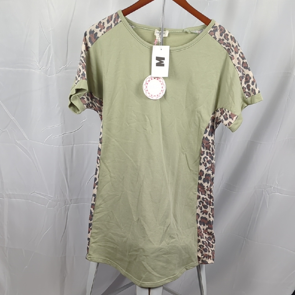 Umgee Sage Leopard Accent Short Sleeve Top